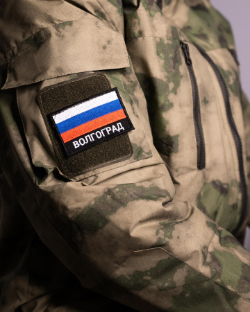 Шеврон флаг РФ "Волгоград" черный фон 80*50 мм. на липучке - интернет магазин Полигон